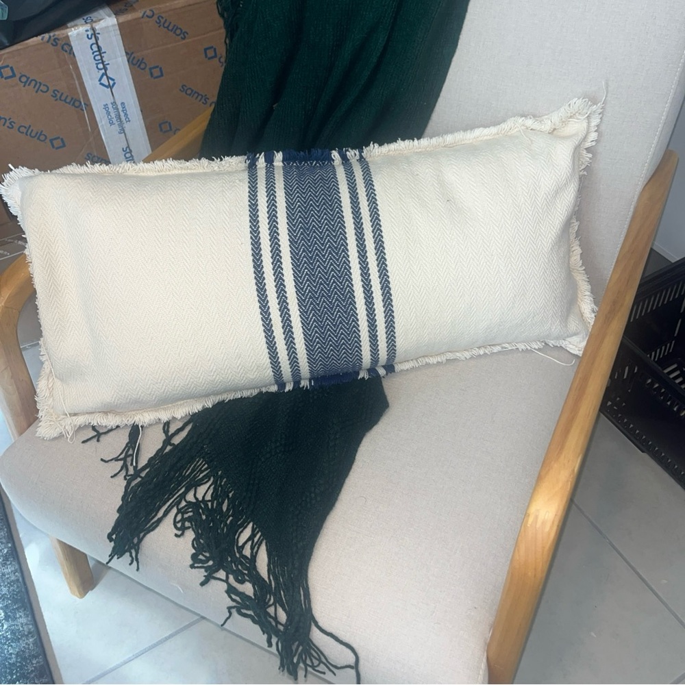 Newport decorative pillow